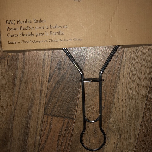 The Pampered Chef BBQ, flexible basket New in box - Picture 2 of 4